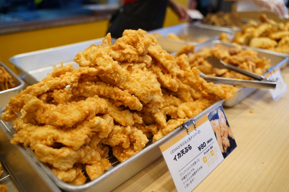 店内のイカ天ぷら