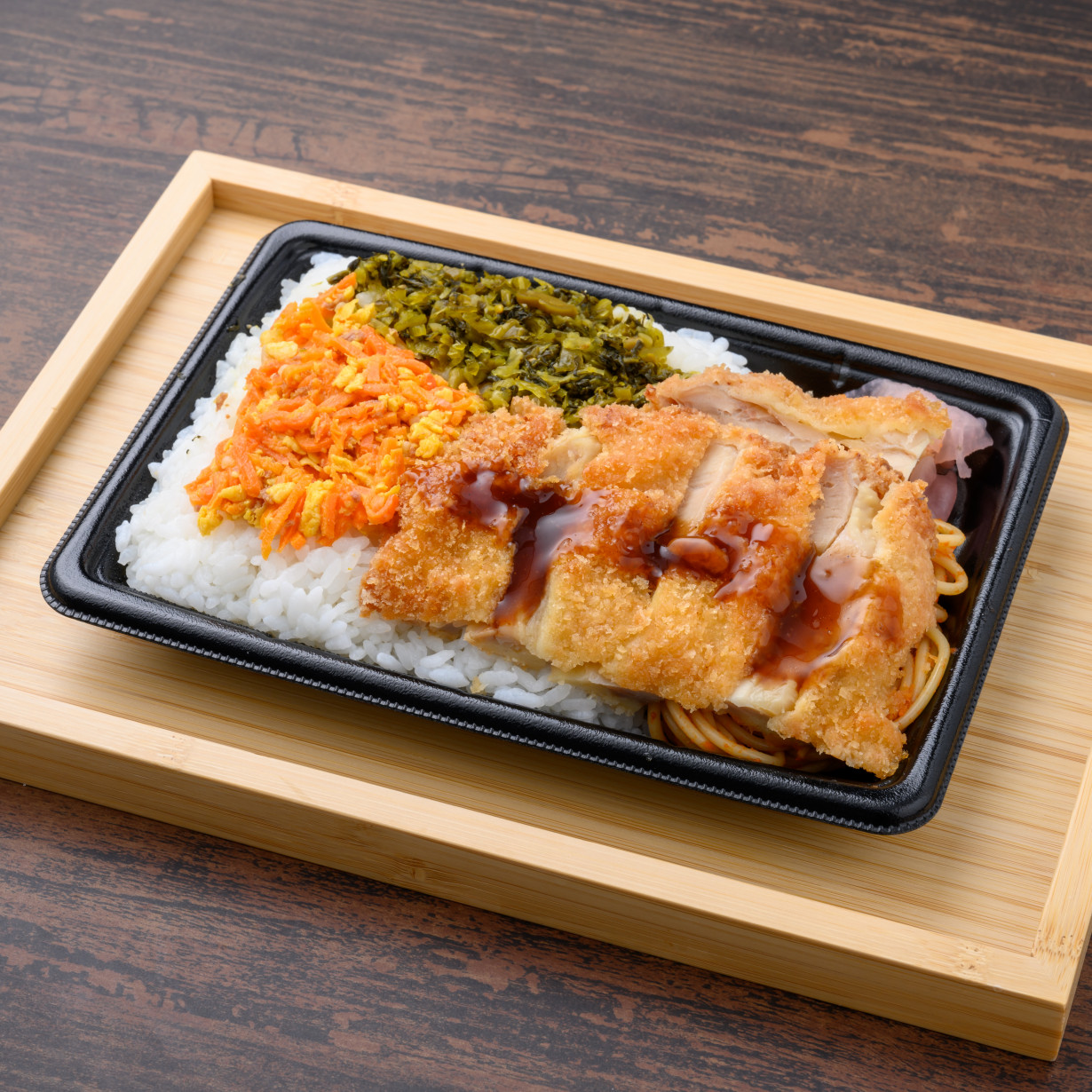 チキンカツと野菜弁当