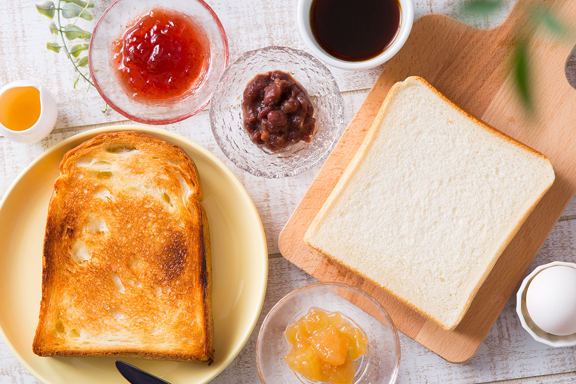 「極 バター香る食パン」「極 生クリーム食パン」
